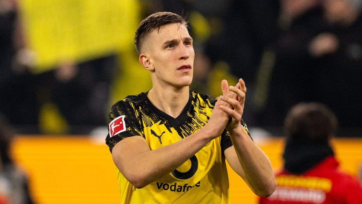 Schlotterbeck jugando un partido con el Borussia Dortmund. Schlotterbeck jugando un partido con el Borussia Dortmund.