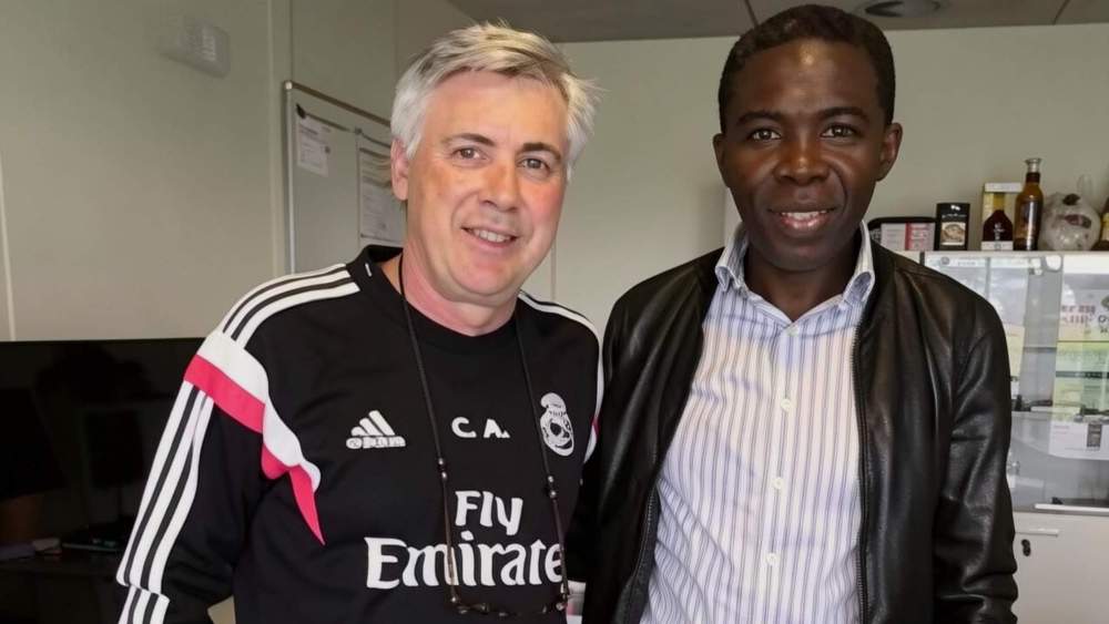 El padre de Giannelli Imbula se fotografió con Carlo Ancelotti y lo publicó en redes sociales. El padre de Giannelli Imbula se fotografió con Carlo Ancelotti y lo publicó en redes sociales.