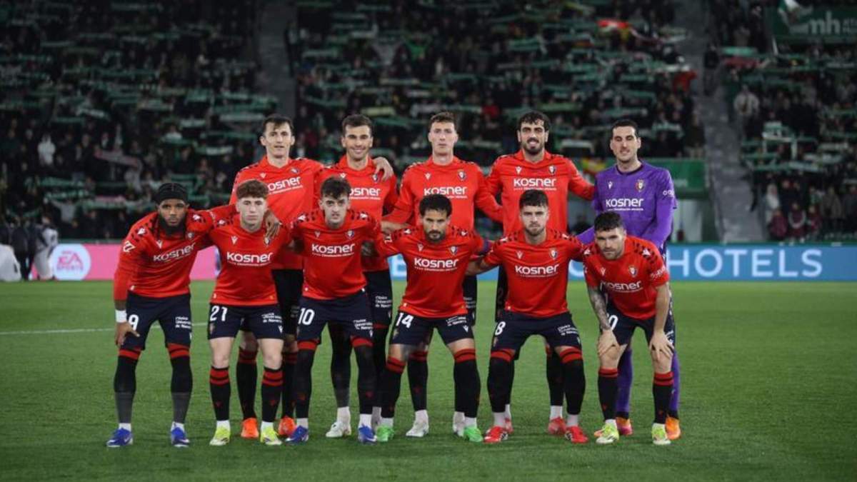 Once del CA Osasuna en el Martínez Valero