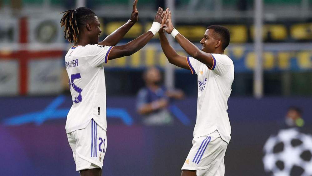 Eduardo Camavinga y Rodrygo Goes, con un pie fuera del Real Madrid si se produce el fichaje de Jürgen Klopp. Eduardo Camavinga y Rodrygo Goes, con un pie fuera del Real Madrid si se produce el fichaje de Jürgen Klopp.