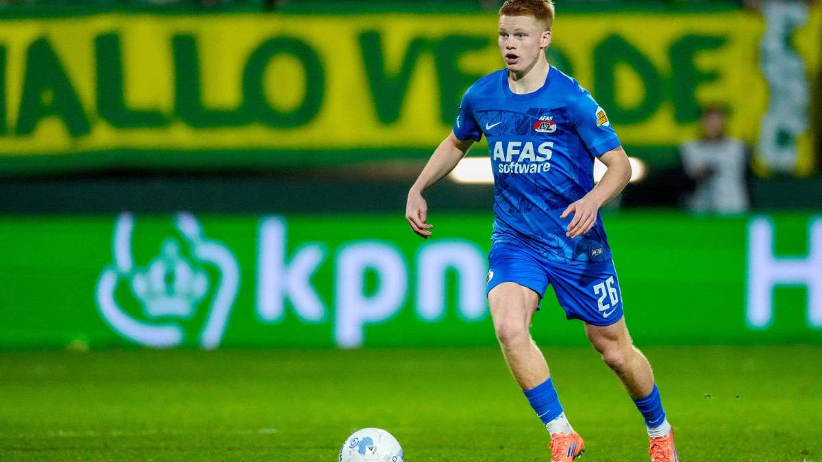 Kees Smit jugando un partido con el AZ Alkmaar.