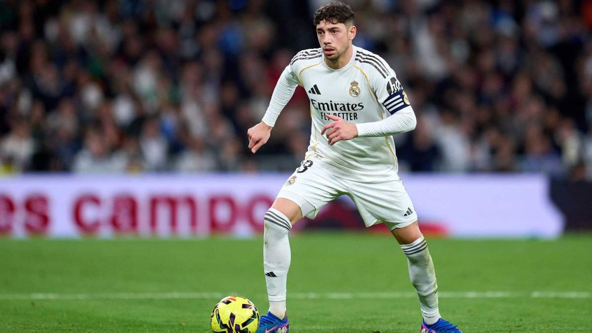 Fede Valverde jugando un partido con el Real Madrid.