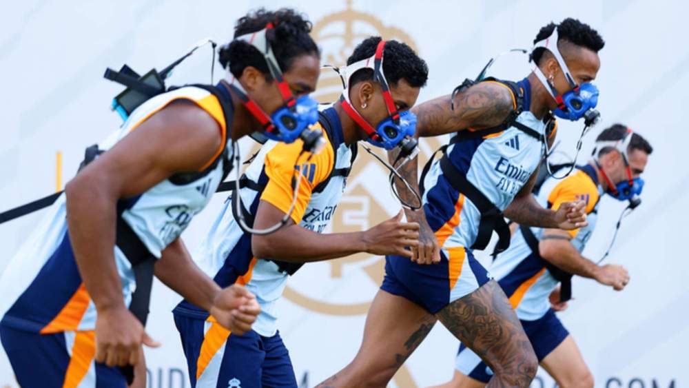 Las máscaras de hipoxia están de vuelta en el Real Madrid. Las máscaras de hipoxia están de vuelta en el Real Madrid.