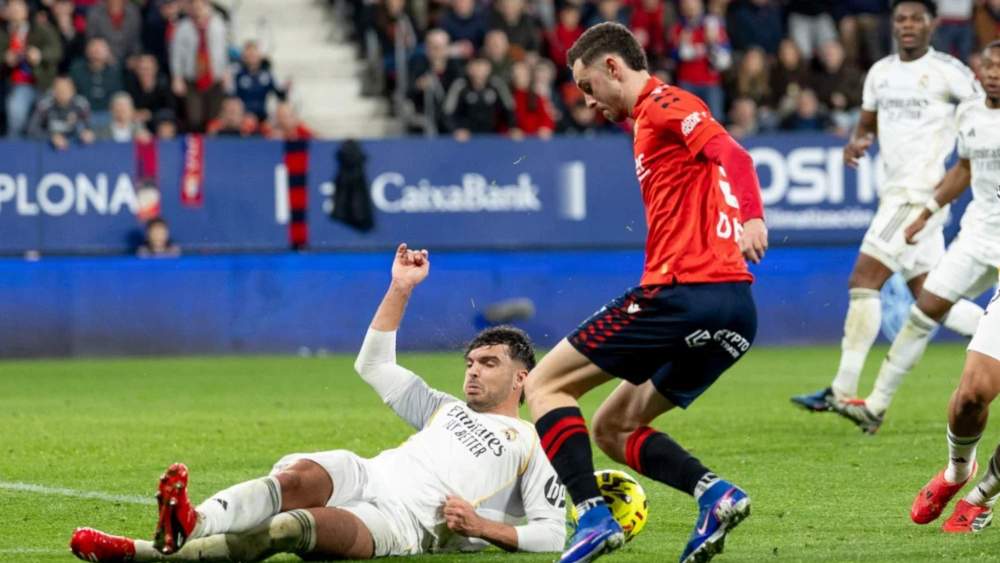 La derrota del Real Madrid contra Osasuna ha devuelto a los blancos a ser segundos en Liga.