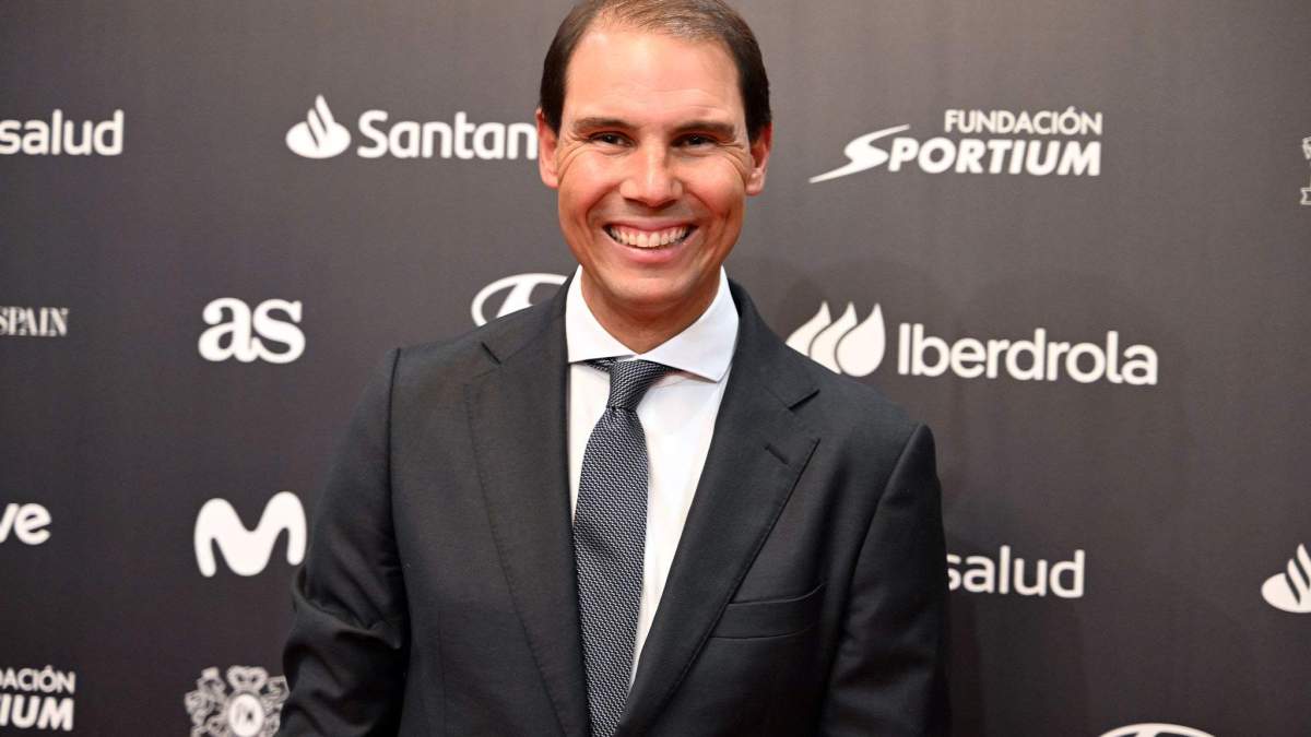 Rafa Nadal en traje.