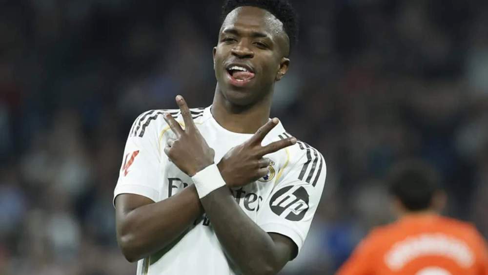 Vinicius Junior, celebrando después de marcar su segundo penalti ante la Real Sociedad.