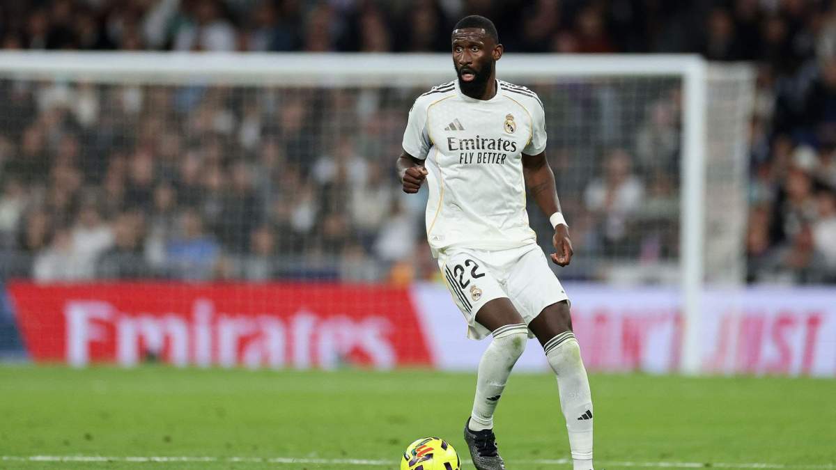 Antonio Rüdiger disputando un partido con el Real Madrid.
