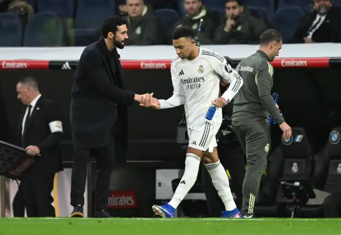  Arbeloa no da pistas sobre la lesión de Mbappé

