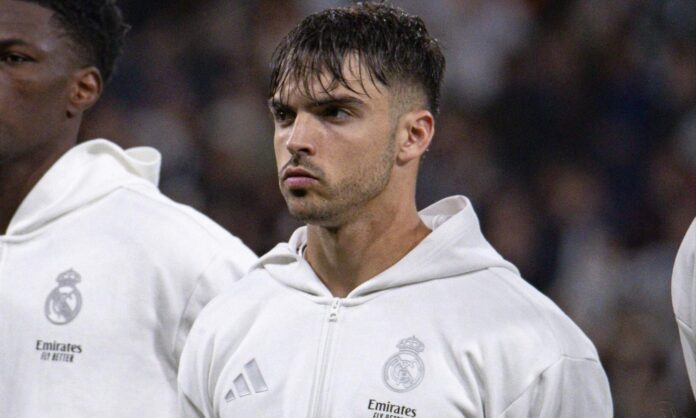 Raúl Asencio, de 6 a 8 semanas de baja para acabar jugando en Mestalla con un plan médico muy especial