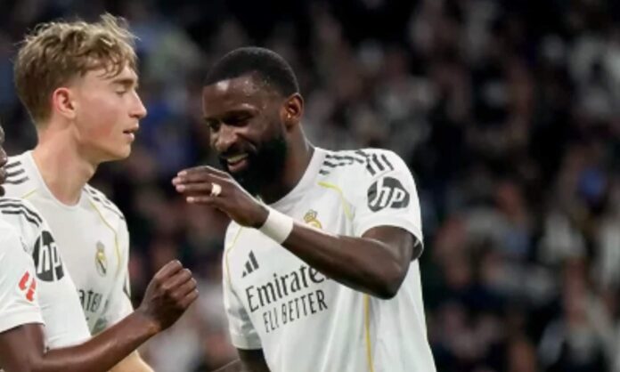 Antonio Rüdiger ha querido consolar a Dean Huijsen tras su error en el partido contra la Real Sociedad.