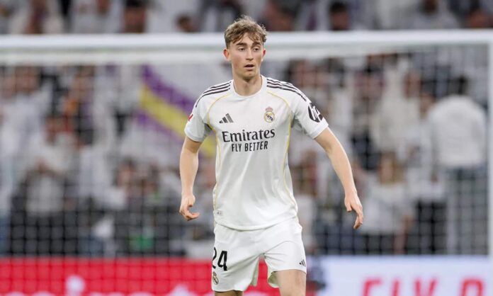 Dean Huijsen, en un partido del Real Madrid durante esta temporada.