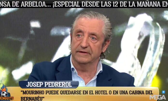 Josep Pedrerol dando una noticia en El Chiringuito.