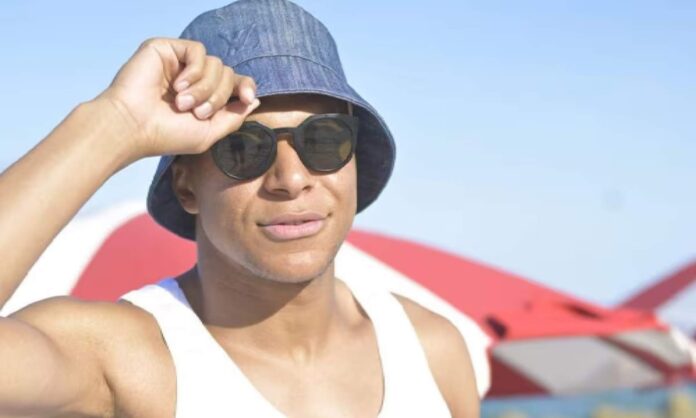 Mbappé (27), de vivir en Madrid a visitar la otra ciudad más demandada por los turistas: Ibiza, su refugio de vacaciones