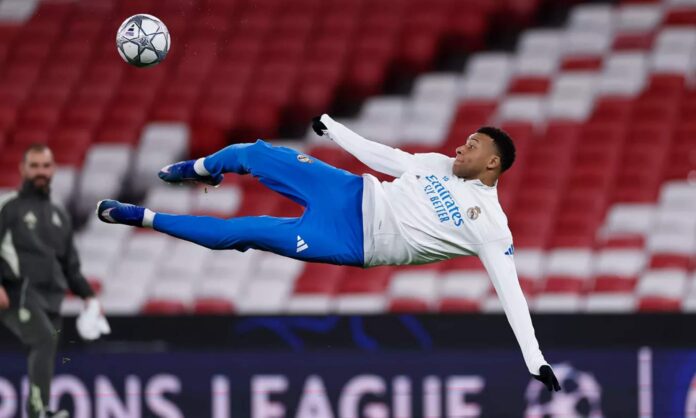 Kylian Mbappé, en el entrenamiento de esta tarde en el estadio Da Luz.