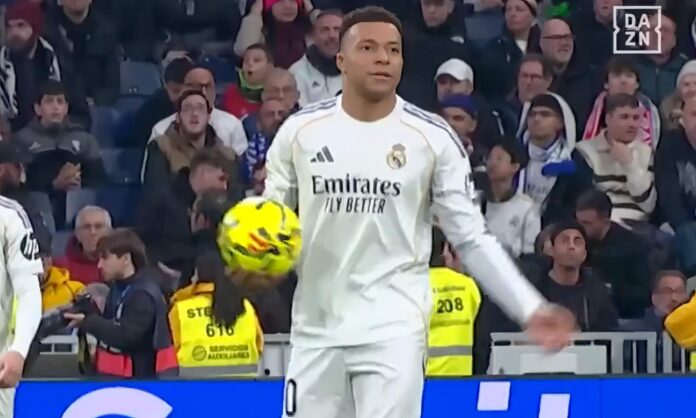 Kylian Mbappé reaccionó con un gesto que lo dice todo después del gol que encajó el Real Madrid ante el Rayo Vallecano.