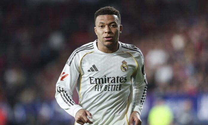 Mbappé tiene problemas de rodilla y en el Real Madrid están preocupados