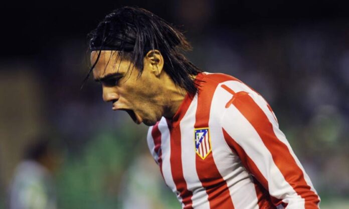 Radamel Falcao, celebrando un gol con el Atlético de Madrid.