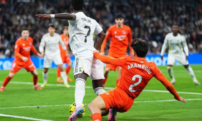 El segundo penalti sobre Vinícius en el Real Madrid - Real Sociedad. 