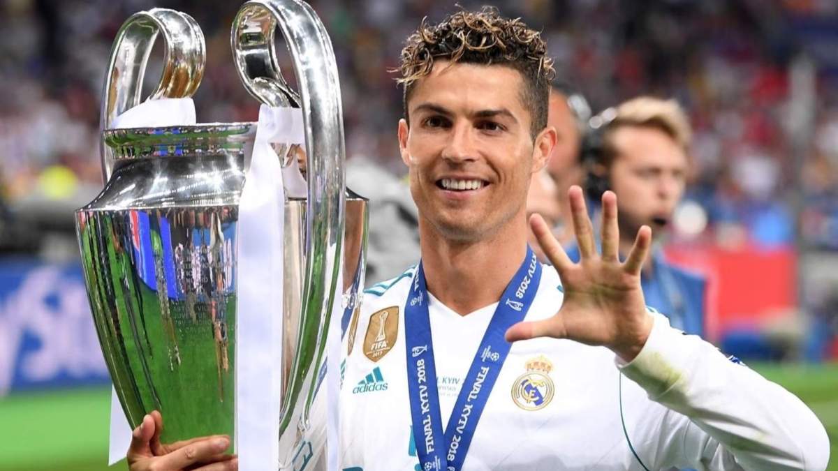 Qedine Deportes ha decidido que Cristiano Ronaldo es el jugador más rentable en los últimos 30 años de historia del Real Madrid. Aquí posa celebrando sus 5 Champions.