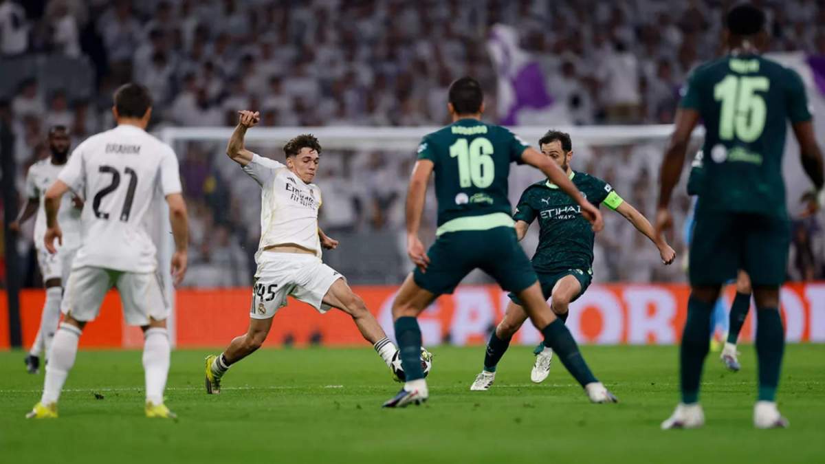 Thiago Pitarch durante el Real Madrid Manchester City Thiago Pitarch durante el Real Madrid Manchester City