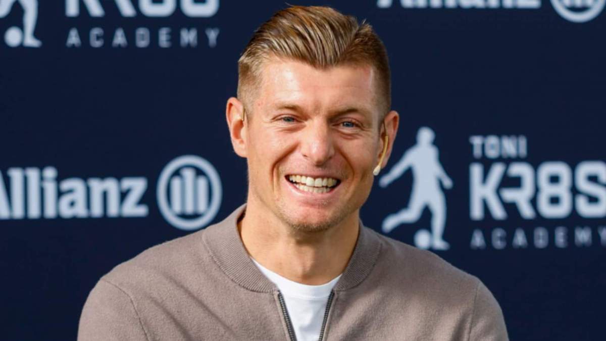 Toni Kroos, hablando durante un evento de su academia, la Toni Kroos Academy.