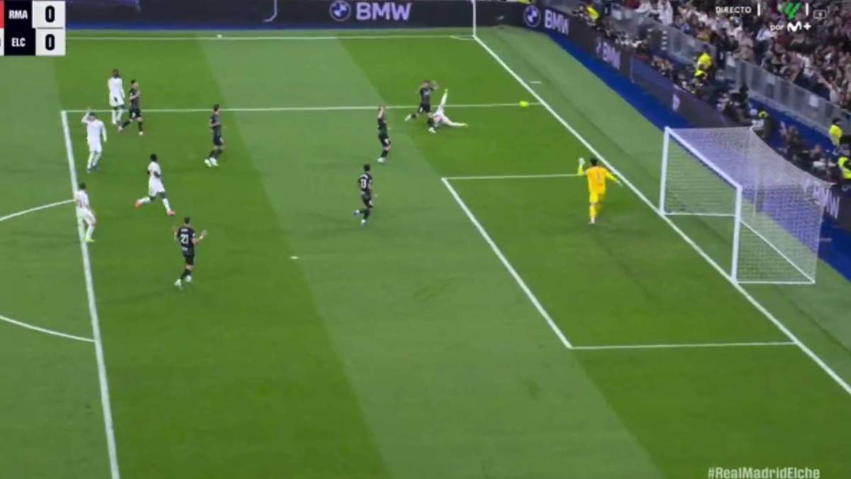 Jugada en la que Fran García pidió penalti