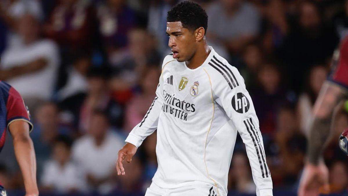 Bellingham durante el partido contra el Levante