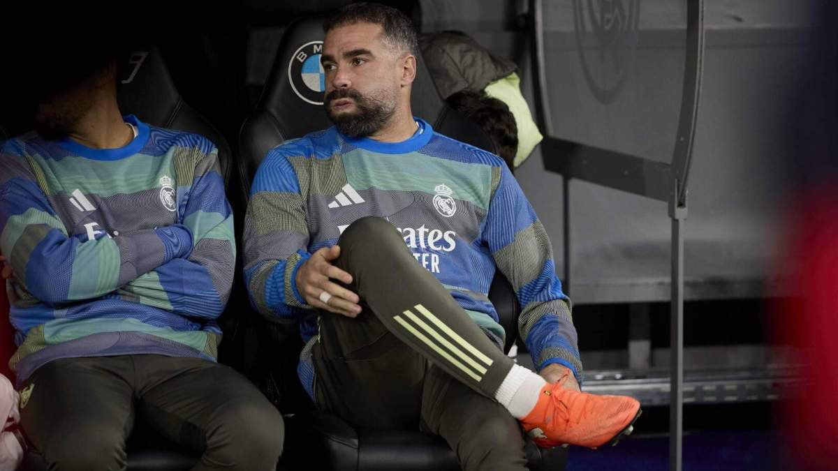 Dani Carvajal, en el banquillo durante un partido de esta temporada.