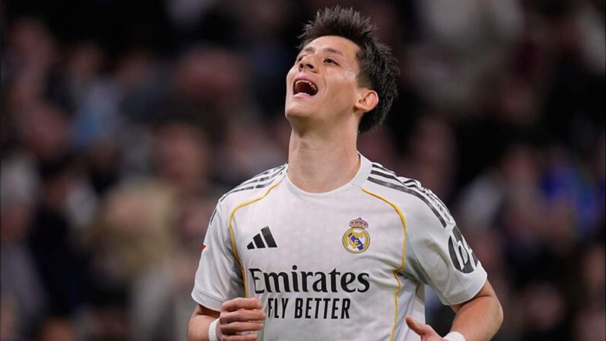 Arda lamentándose en un partido del Real Madrid.