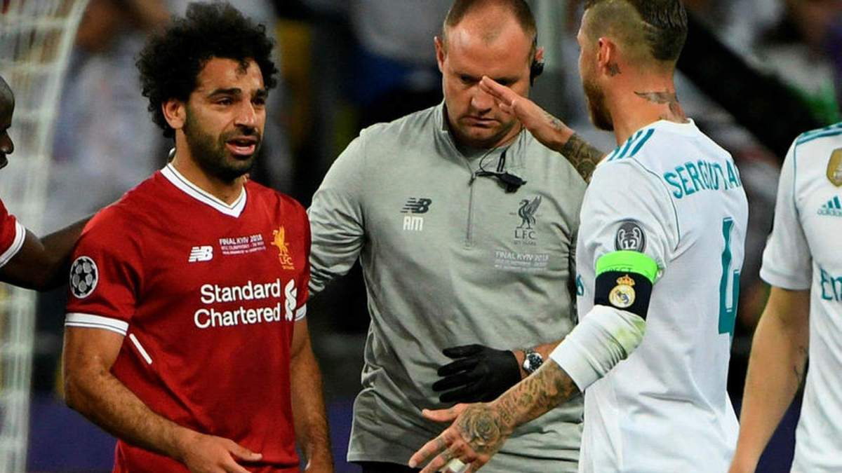 Mo Salah abandonó lesionado la final de la UEFA Champions League de 2018 Mo Salah abandonó lesionado la final de la UEFA Champions League de 2018