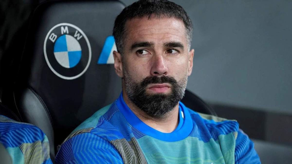 Carvajal en el banquillo del Santiago Bernabéu