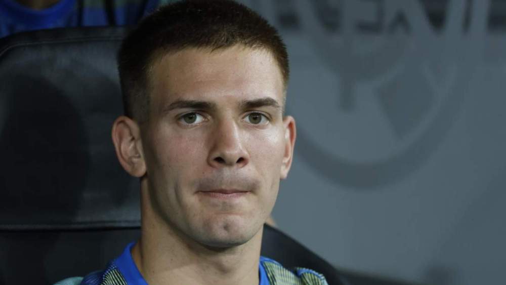 Franco Mastantuono, en el banquillo del Santiago Bernabéu durante un encuentro de este curso.