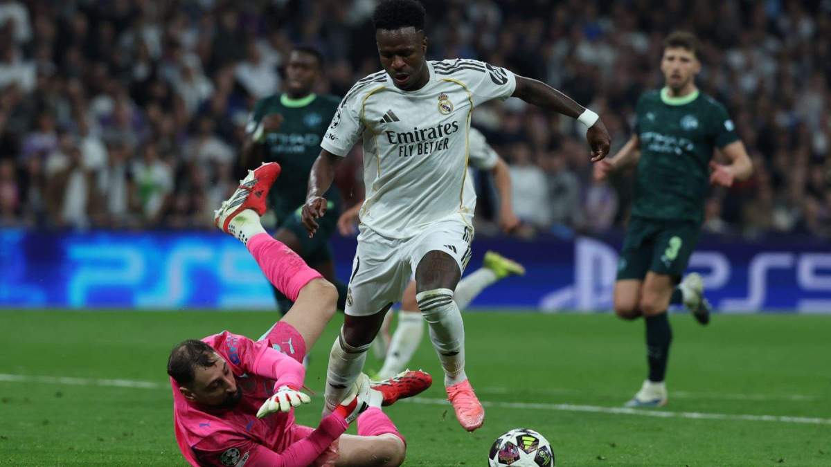 Momento del penalti de Donnarumma a Vinicius