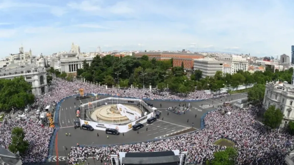 La Plaza de Cibeles durante el día de hoy La Plaza de Cibeles durante el día de hoy