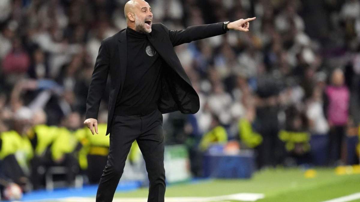 Pep Guardiola durante un partido en el Bernabéu