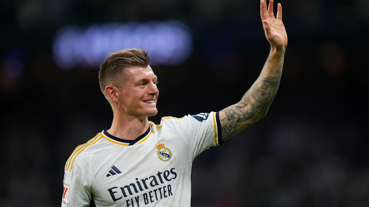 Toni Kroos disputando un partido con el Real Madrid.