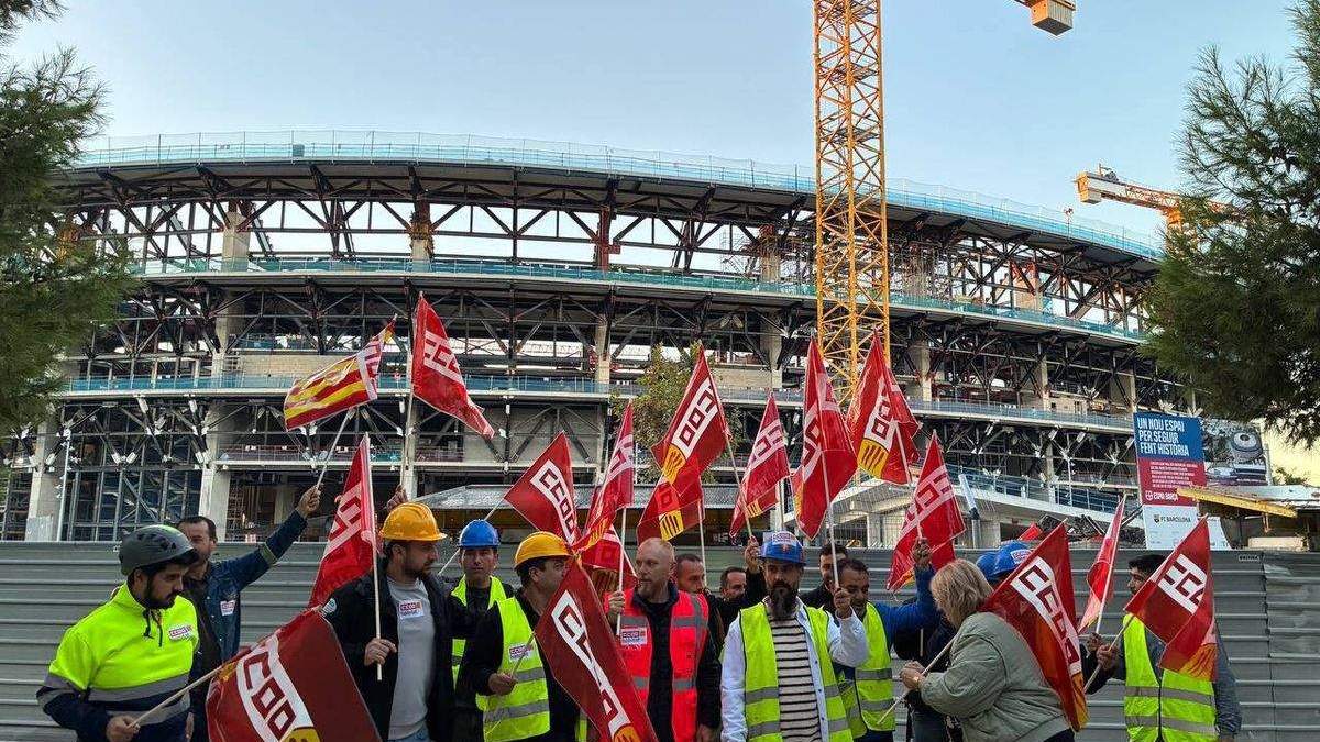 Trabajadores del Camp Nou en una manifestación