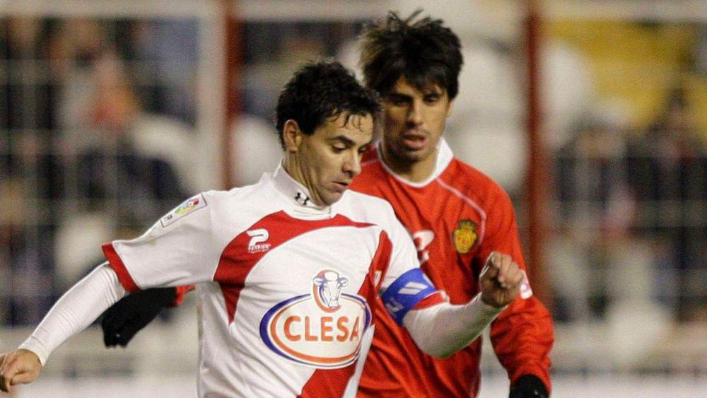 Míchel, durante un partido como jugador del Rayo frente al Mallorca. Míchel, durante un partido como jugador del Rayo frente al Mallorca.