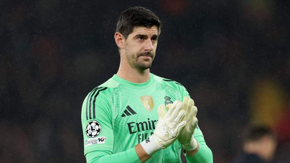 Thibaut Courtois disputando un partido con el Real Madrid. 