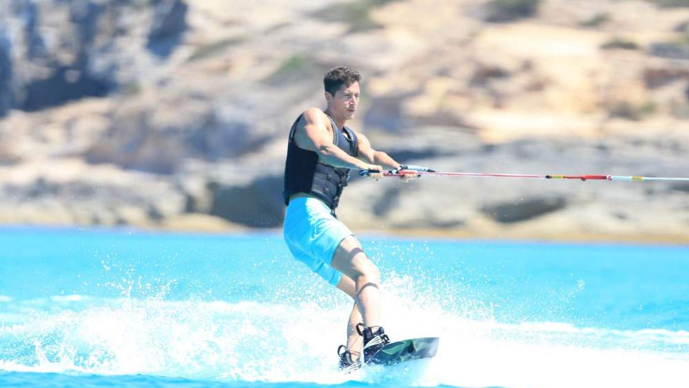 Robert Lewandowski, realizando deporte sobre el mar de Mallorca.