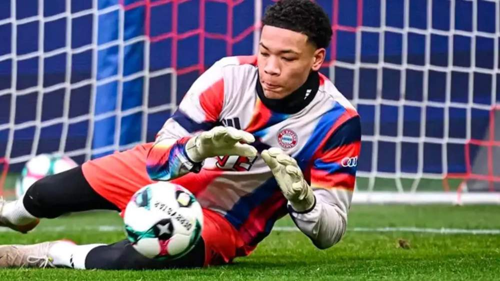 El juvenil Leonard Prescott podría ser el portero del Bayern Múnich para los próximos partidos. El juvenil Leonard Prescott podría ser el portero del Bayern Múnich para los próximos partidos.