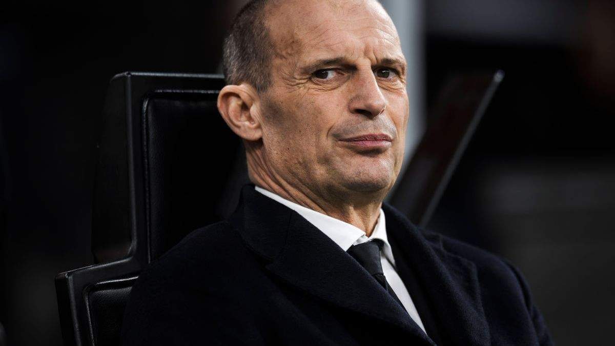 Massimiliano Allegri dirigiendo al AC Milan