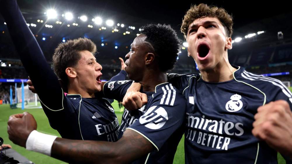Thiago Pitarch, celebrando el gol de Vinicius Junior en el Etihad.