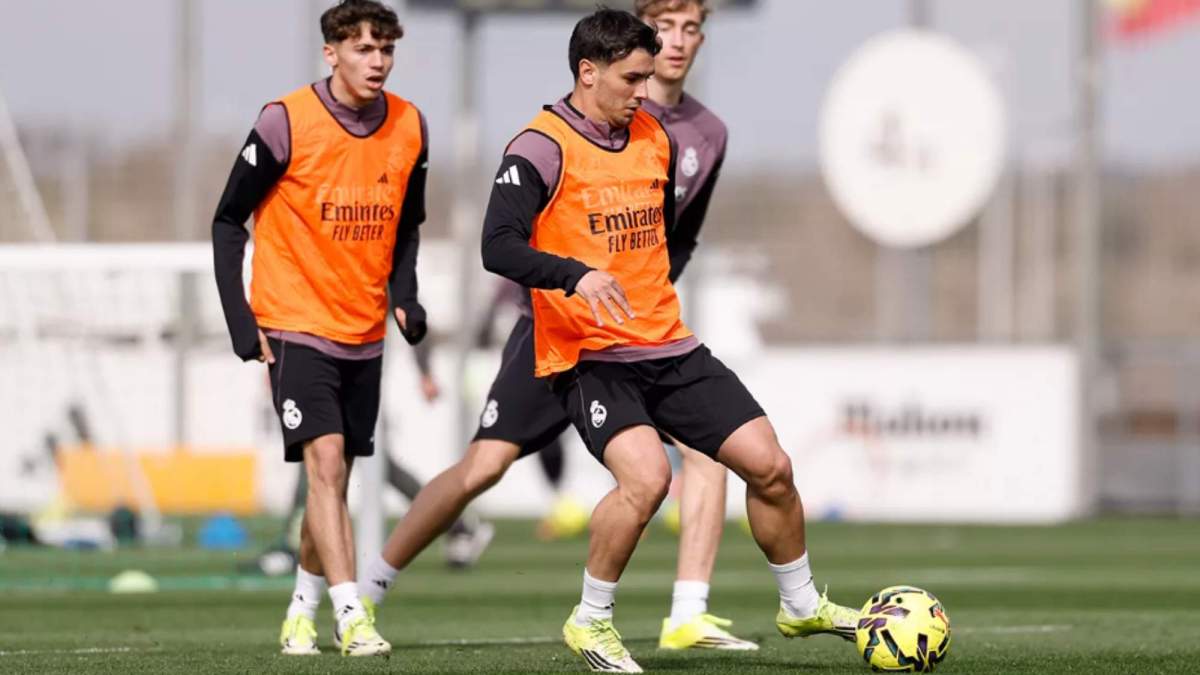 Thiago Pitarch en el entrenamiento junto a Dean Huijsen y Brahim Díaz Thiago Pitarch en el entrenamiento junto a Dean Huijsen y Brahim Díaz