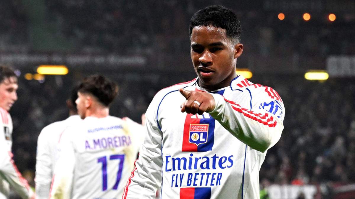 Endrick celebrando un gol con el Olympique de Lyon. 