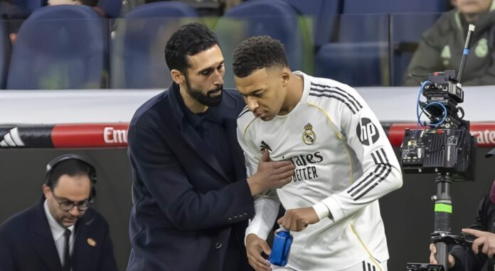 Bernard Lions ataca a  por la situación de Mbappé