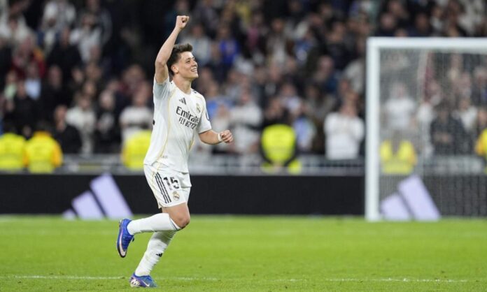 Arda Güler, celebrando su golazo ante el Elche, con el que ha hecho historia.