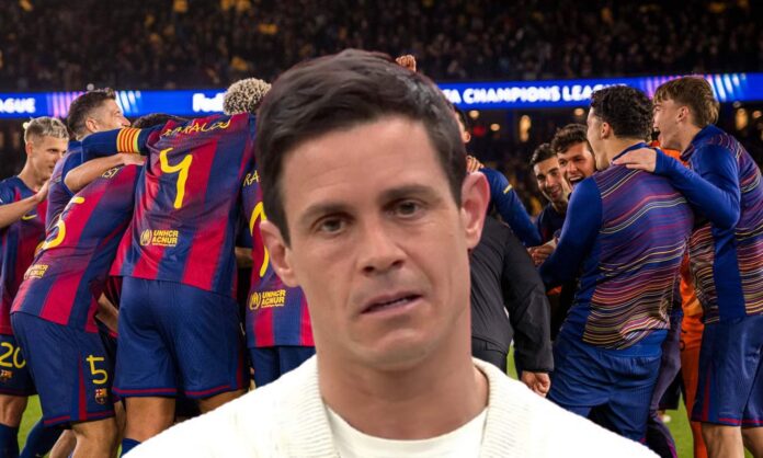 Edu Aguirre y los jugadores del Barcelona celebrando la clasificación a los cuartos de final de la Champions League. 