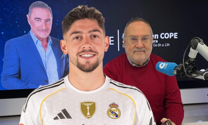 Fede Valverde con la camiseta del Real Madrid y Alfredo Relaño en COPE.