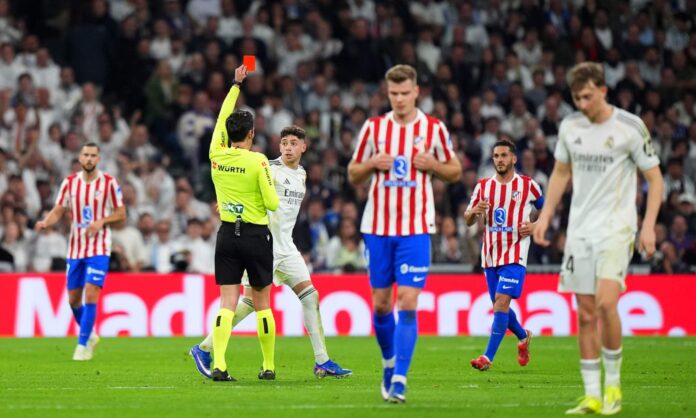 José Luis Munuera Montero expulsó a Fede Valverde en el derbi del pasado domingo.